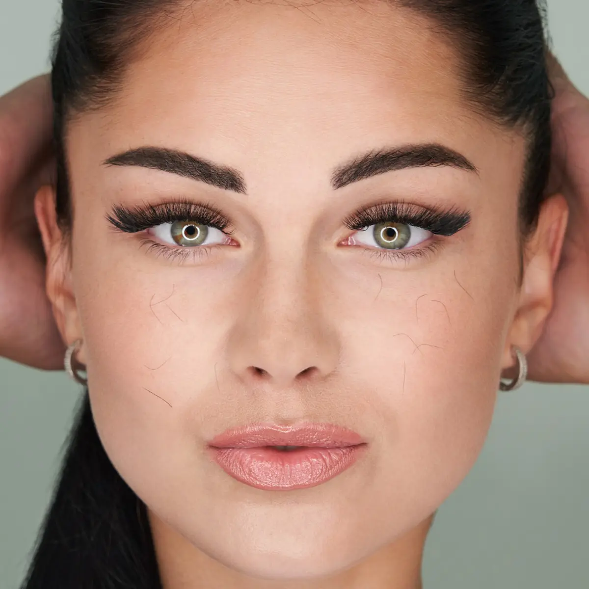 Natural-looking microblading eyebrows in Qatar