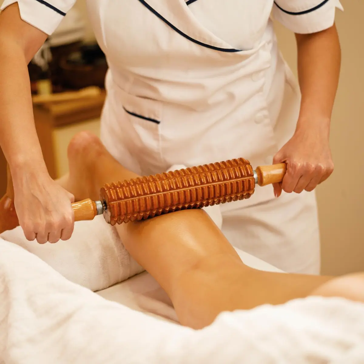 Maderotherapy body contouring treatment in Qatar
